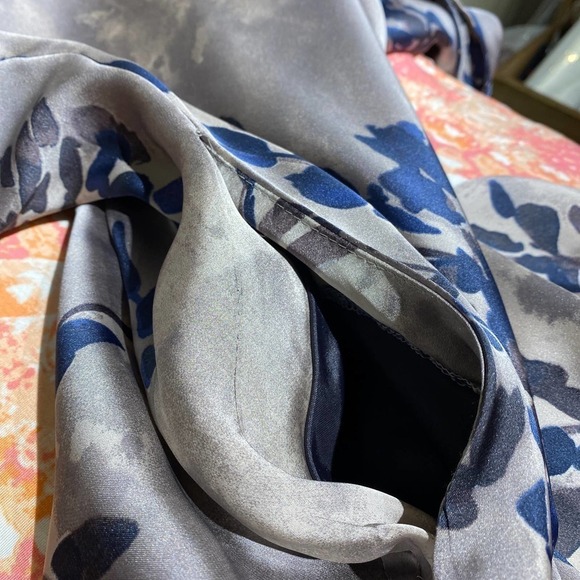 Zara Basic Womens Satin Floral Shift Mini Dress with Pockets Cream Navy SZ Small - Picture 9 of 9